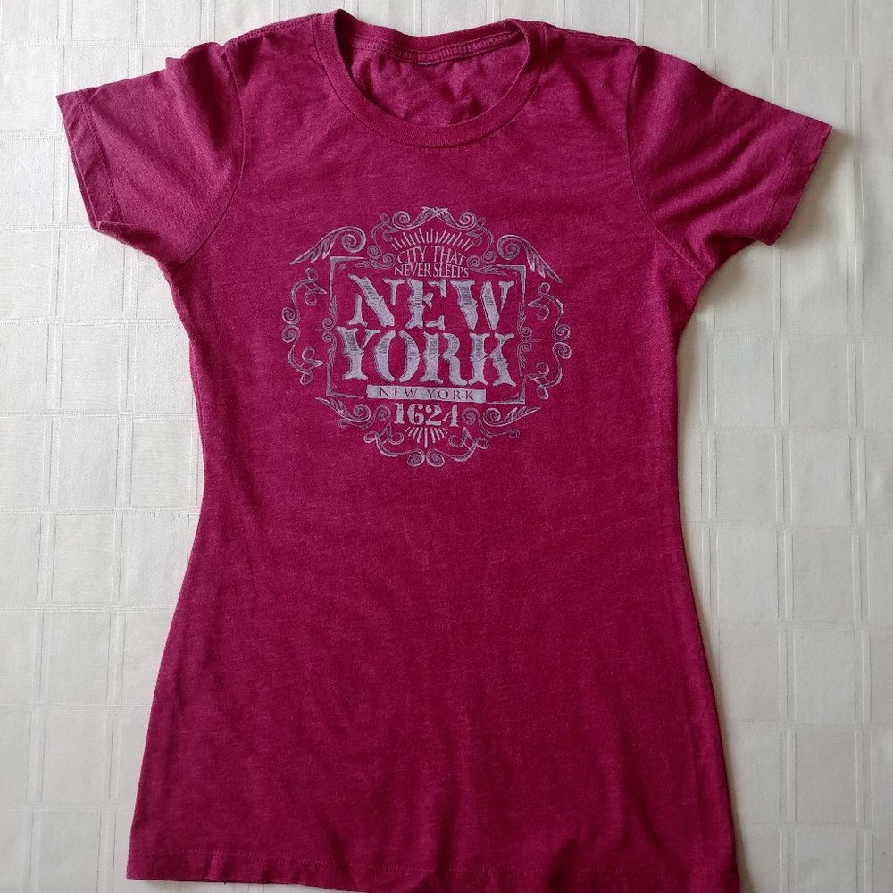 🌈2/$25 Vintage New York Tee for HER